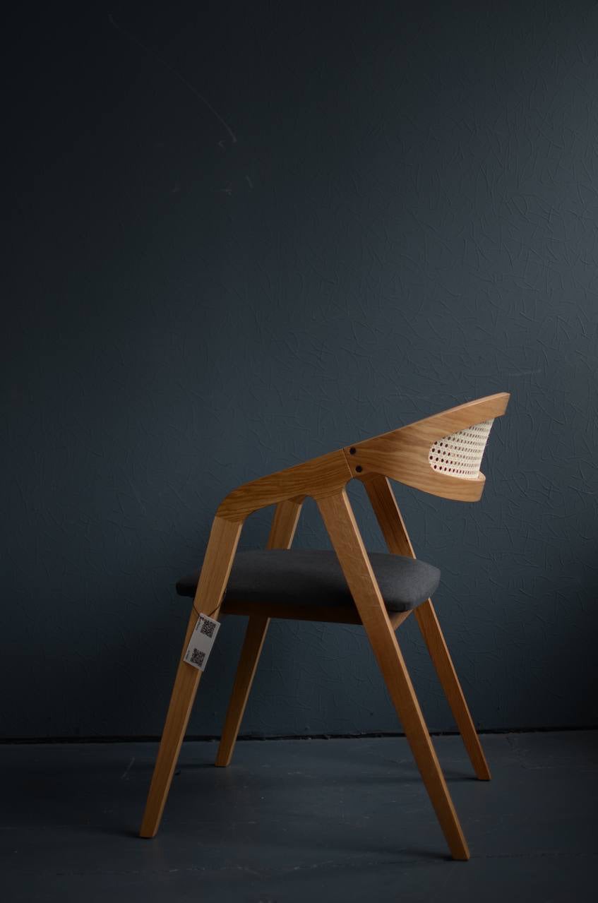 Circino Chair – Precision in Natural Form