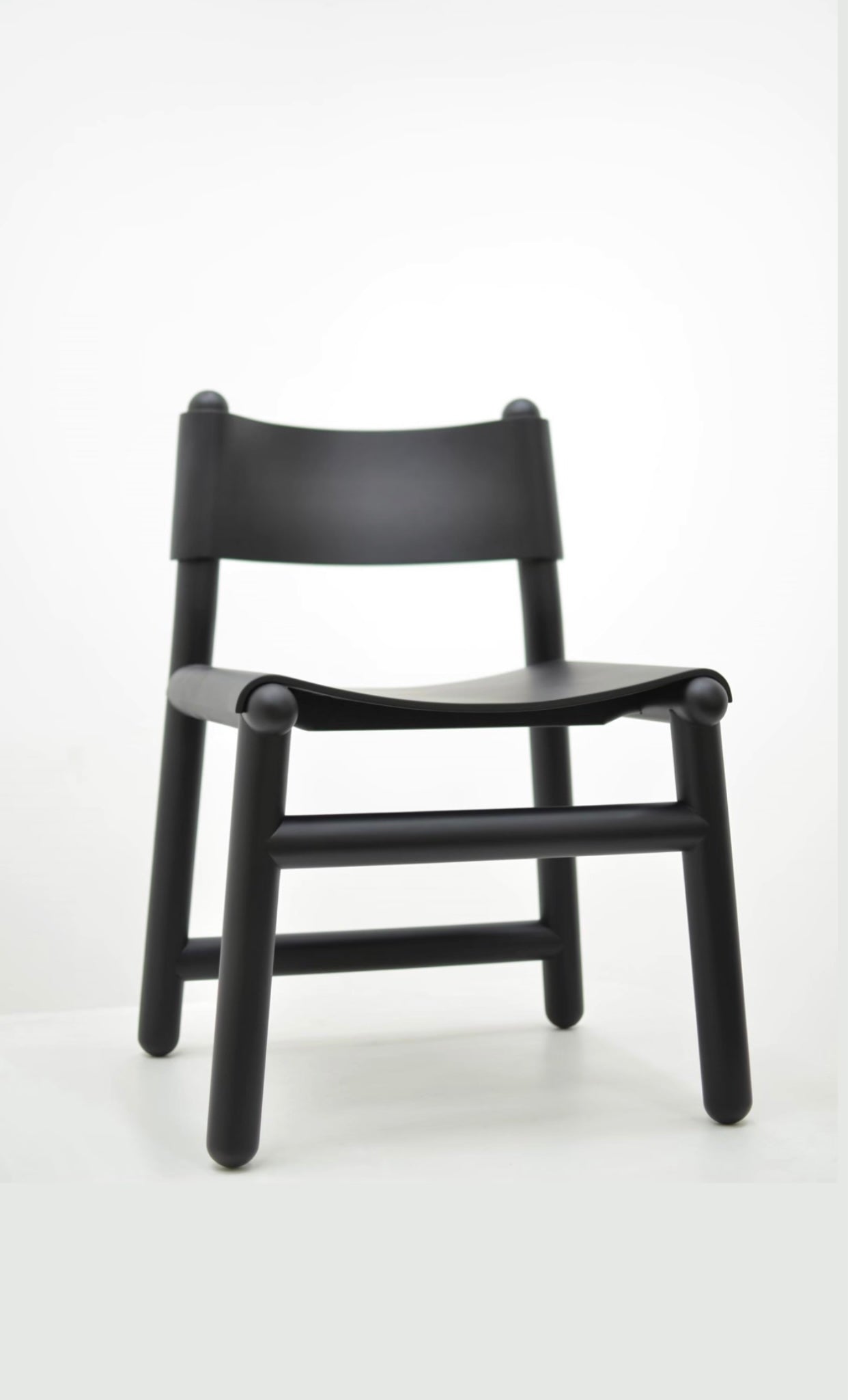 SkandiShop BRO -tuoli – Rehellistä käsityötä, arjen voimaa