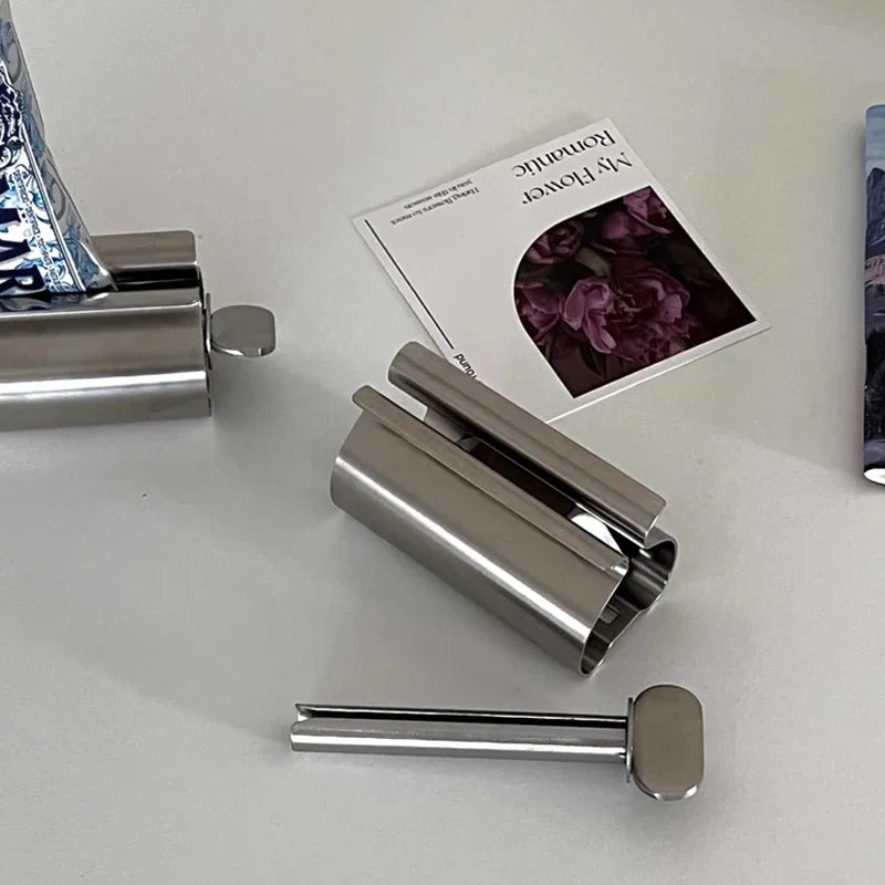 SteelRoll-hammastahnapuristin – Tyylikäs ja tehokas annostelija