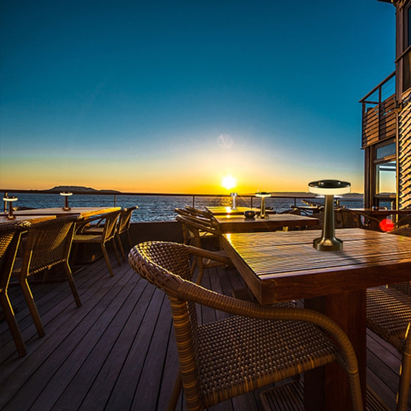 SkandiShop kosketusnäyttöinen latauspöytä