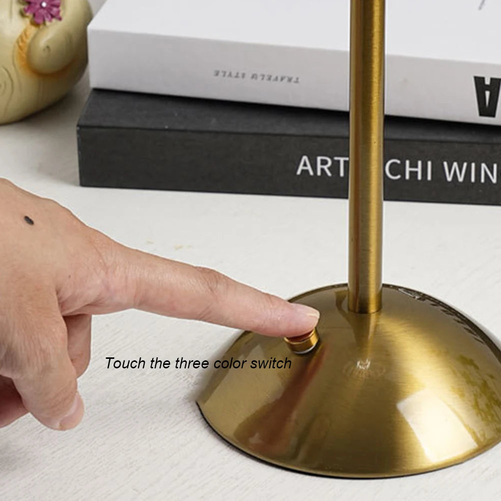 Nordic Pleat USB-yöpöytävalaisin