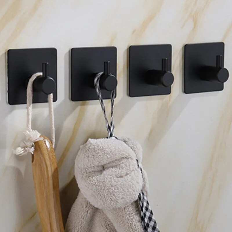 SkandiShop ruostumattomasta teräksestä valmistettu hopeanvärinen kylpyhuoneen laitteistosetti pyyheteline