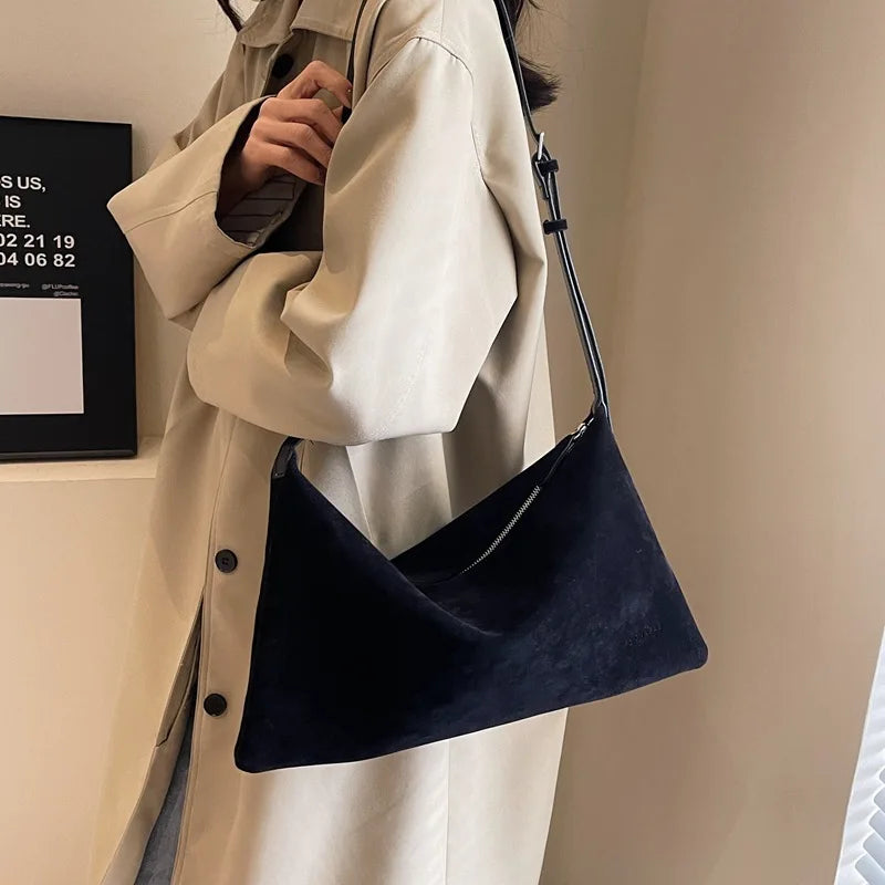 Slouchy Vintage -huurrettu mokkanahkainen olkalaukku