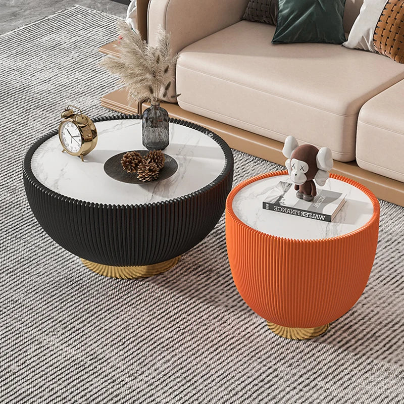 De Sola -olohuoneen pöytä