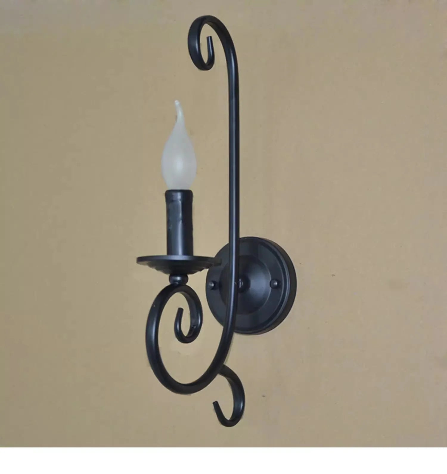 Hotellin pitkä lyhyt vintage-seinävalaisin