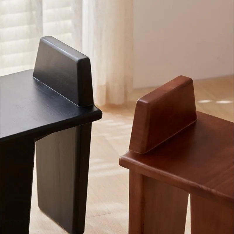 SkandiShop Netta Nordic massiivipuusta valmistettu olohuoneen jakkara