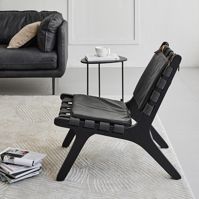 SkandiShop Retro -kokonaiskupuinen nahkasatulatuoli